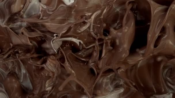 Super Cámara Lenta Mezcla Chocolate Caliente Salpicaduras Leche Filmado Cámara — Vídeos de Stock
