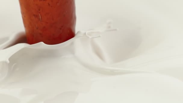 Super Slow Motion Mixing Cream Strawberries Topping Detail Filmed High — Stock Video