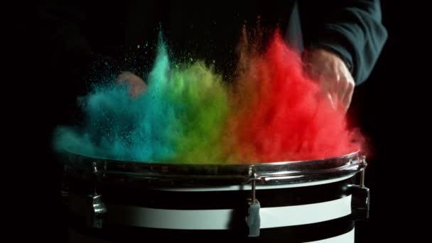 Movimento Super Lento Baterista Batendo Bateria Com Explosão Colorido Filmado — Vídeo de Stock