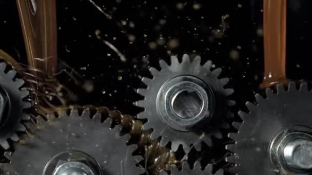 Super Slow Motion Rotating Engine Steel Wheels Oil Splashes Filmed — Stock Video