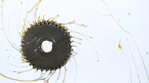 Tooth Gear Wheel Oil Splash Freeze Motion Lubrication Concept — 图库照片