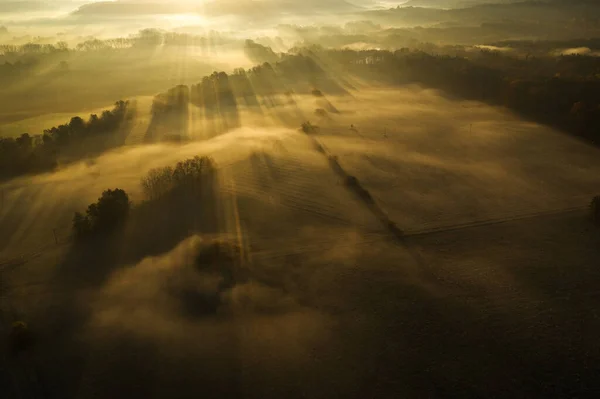 Flygfoto Över Tidig Morgon Europeiska Landsbygden Med Dimma — Stockfoto