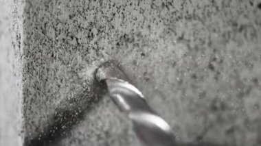 Betonu delen matkabın detaylarını çok yavaş çekiyoruz. Çok yüksek hızlı sinema kamerası, 1000 fp..