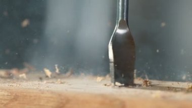 Tahtayı delen matkapla ilgili çok yavaş bir detay. Yüksek hızlı sinema kamerası, 1000 fps..