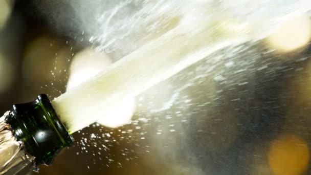 Super Slow Motion Champagne Explosion Opening Champagne Bottle Closeup Filmed — Stockvideo