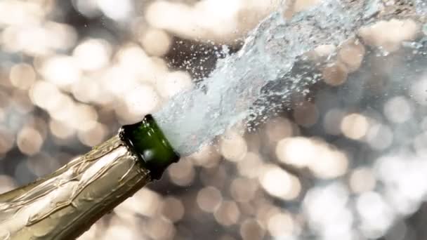 Super Lent Mouvement Explosion Champagne Ouverture Bouteille Champagne Gros Plan — Video