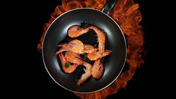 Shrimps Pan Flames Background High Angle View Meat Preparation Studio — Stock Photo, Image