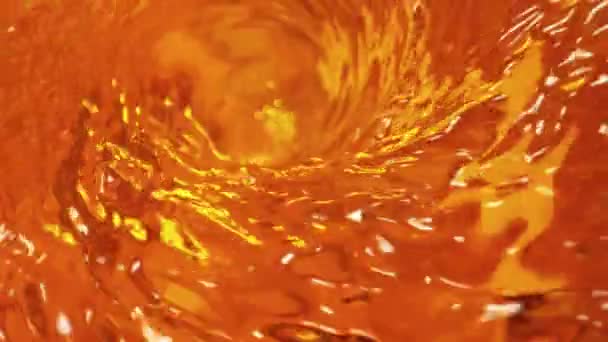 Super Slow Motion Versare Olio Combustibile Whisky Rum Cognac Girato — Video Stock