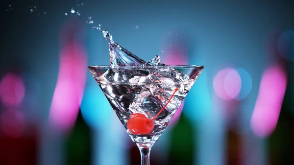 Closeup Splashing Martini Cocktail Bar Background Free Space Text — Foto de Stock