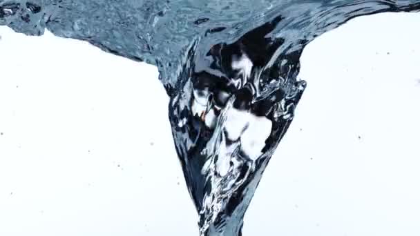 Super Slow Motion Versare Acqua Forma Twister Sfondo Bianco Girato — Video Stock