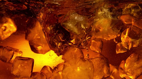 Detail Van Cola Alcoholische Drank Met Ijsblokjes Abstracte Achtergrond — Stockfoto