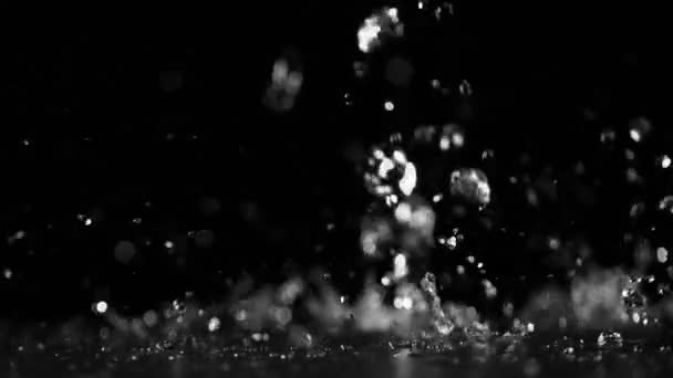 Super Slow Motion Spruzzi Acqua Isolati Sfondo Nero Girato Cinepresa — Video Stock