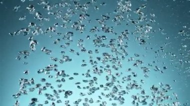 Kaynayan suyun çok yavaş hareket etmesi. Yüksek hızlı sinema kamerası, 1000 fps..