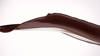 Çikolata sıçramalı dalgalı şekil, beyaz arkaplanda izole.