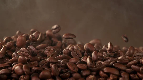 Caída Granos Café Tostados Delicioso Fondo Café — Foto de Stock