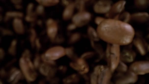 Super Slow Motion Flygande Kaffebönor Inspelning Höghastighetsbio Kamera 1000 Fps — Stockvideo