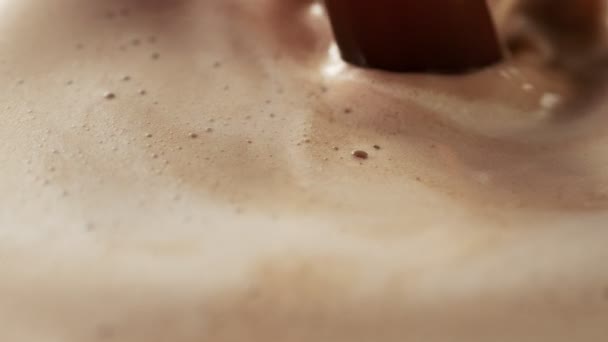 Super Slow Motion Van Het Gieten Van Koffie Detail Gefilmd — Stockvideo