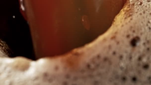 Szuper Lassított Felvétel Kávé Öntés Részletesen Filmre Véve Nagy Sebességű — Stock videók
