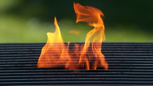 Super Slow Motion Flames Empty Grill Grid Filmed High Speed — Stock Video