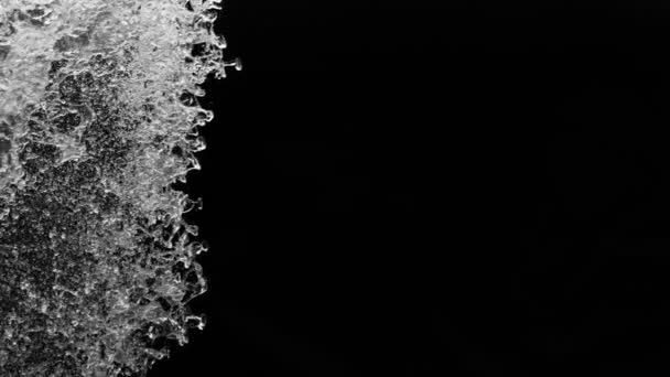 Супер Повільний Рух Бризок Води Ізольований Чорному Тлі Знято Високошвидкісній — стокове відео