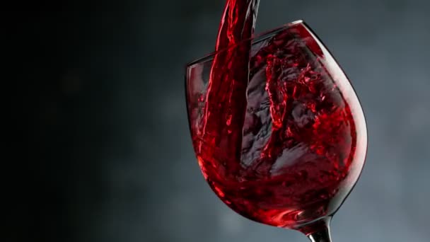 Movimento Super Lento Derramar Vinho Tinto Vidro Detalhes Efeito Rampa — Vídeo de Stock