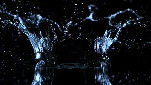 Gefrierbewegung Des Wassers Spritzt Auf Schwarzem Hintergrund Kronenform Studioaufnahme Raum — Stockfoto
