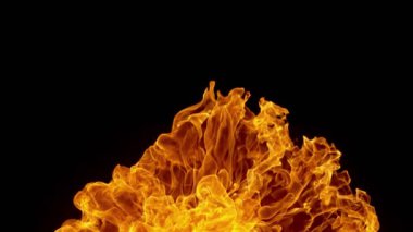 Siyah arka planda izole edilmiş süper yavaş ateş patlaması. Yüksek hızlı sinema kamerası, 1000 fps.