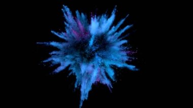 Siyah arka planda izole edilmiş süper yavaş renkli barut patlaması. Yüksek hızlı sinema kamerası, 1000fps.