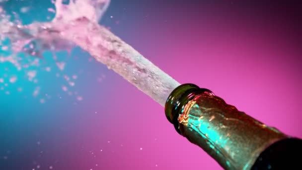 Super Slow Motion Champagne Explosion Öppna Champagne Flaska Närbild Upplyst — Stockvideo