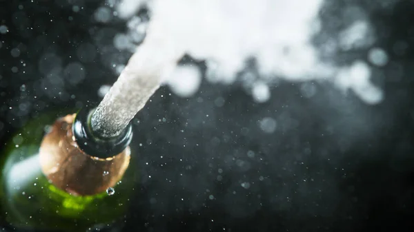 Explosão Champanhe Movimento Congelamento Salpicos Vinho Voador Celebrando Conceito Tema — Fotografia de Stock