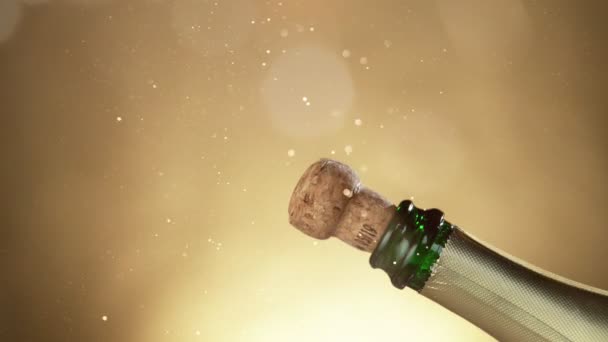 Супер Медленное Движение Взрыва Шампанского Блестящими Частицами Съемки Камеру Высокоскоростного — стоковое видео