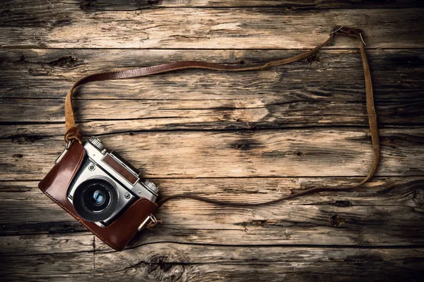 Stary aparat fotograficzny na drewno — Zdjęcie stockowe