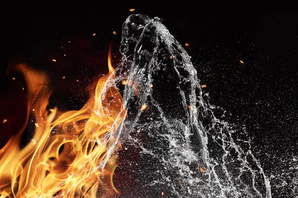 Eld och vatten element på svart bakgrund — Stockfoto