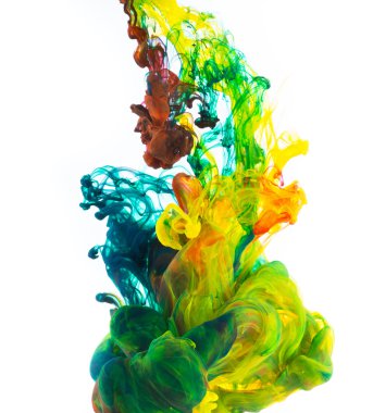 Beyaz arka plan üzerinde izole renkli mürekkep