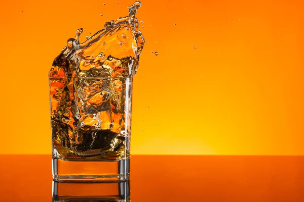 Whiskey drinken — Stockfoto