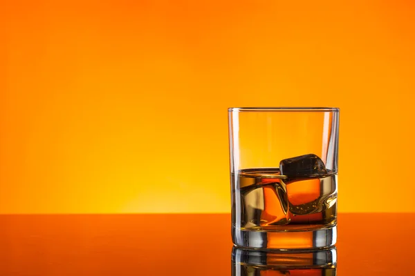 Whiskey drinken — Stockfoto