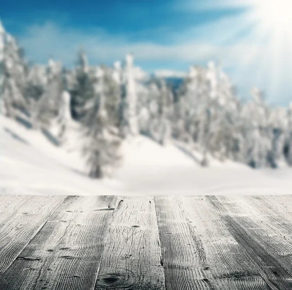 Paesaggio invernale con tavole di legno — Foto Stock