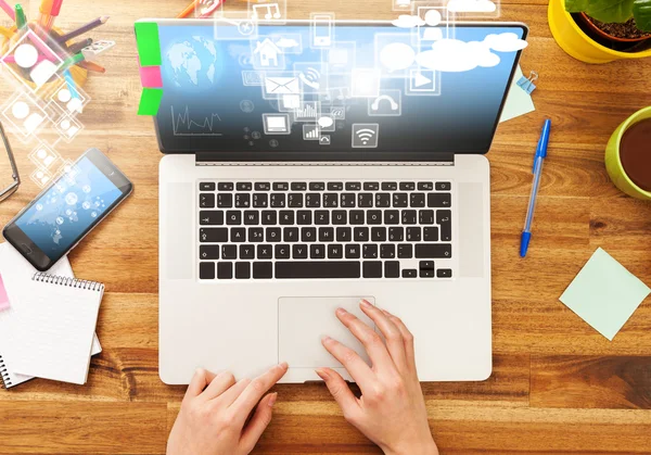 Woman working on laptop — Stock Photo, Image