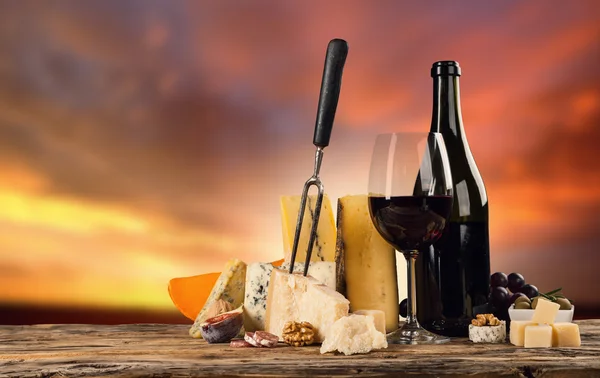 Various kind of cheese with wine — Stock Photo, Image