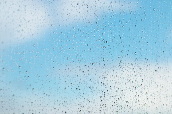 在窗口上的雨滴 — 图库照片