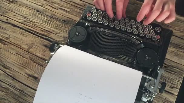 Old writing machine — Stock Video