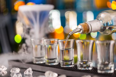 Barmen zor ruh gözlük içine dökme