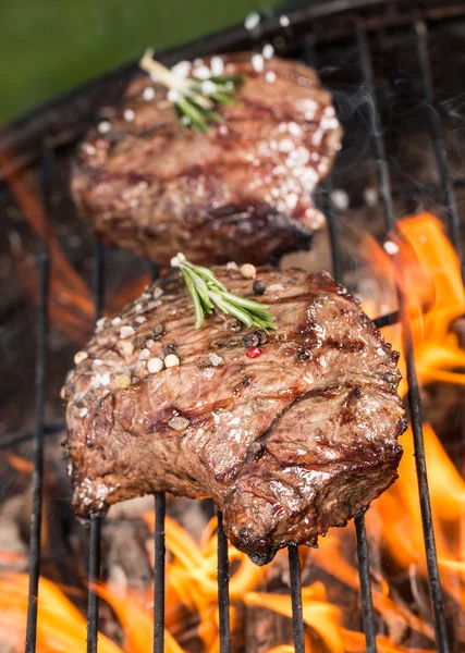 Marha steak a grill — Stock Fotó