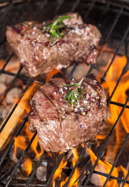 Marha steak a grill — Stock Fotó