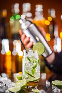 Mojito kokteyl içki bar counter