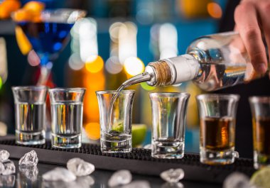 Barmen zor ruh gözlük içine dökme