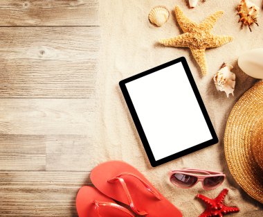 Yaz konsepti ile tablet ve aksesuarları