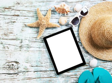 Yaz konsepti ile tablet ve aksesuarları