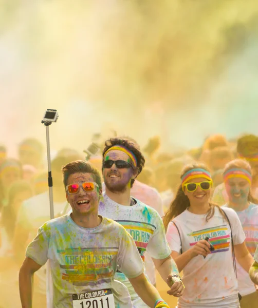 Prague, CZECH REPUBLIC - MAY 30, 2015: Prague color run 2015. People from all walks of life participated in the run of first year of Prague Color Run. — Stock Photo, Image