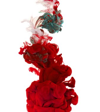 Beyaz arka plan üzerinde izole renkli mürekkep